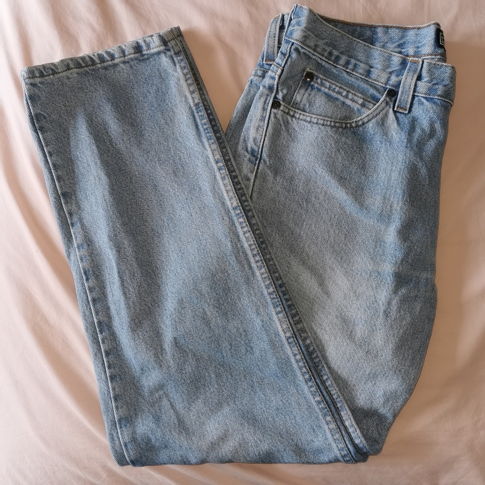 Dakota Straight Legged Jeans